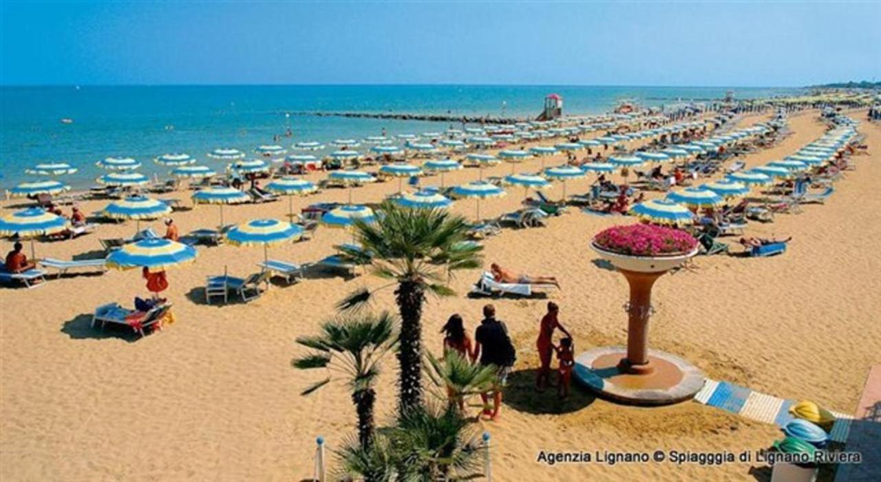 Lignano Nette Wohnung Naehe Am Meer 利尼亚诺萨比亚多罗 外观 照片